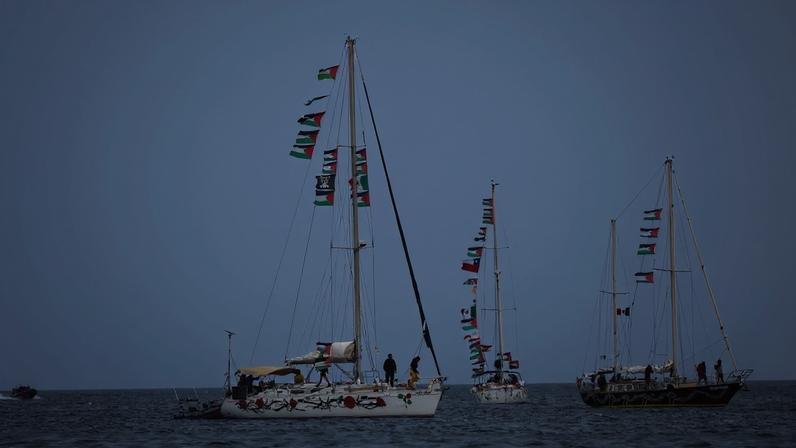 Embarcações da Flotilha Global Sumud, interceptadas pela Marinha israelense em águas internacionais, perto da cidade de Ierapetra, na ilha de Creta, Grécia, em 1º de maio.