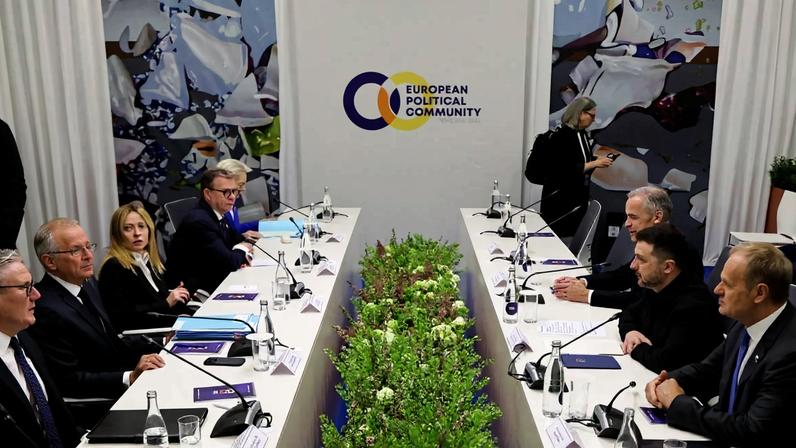 Líderes da Europa e do Canadá se reúnem na cúpula da Comunidade Política Europeia, na Armênia, em 4 de maio de 2026.