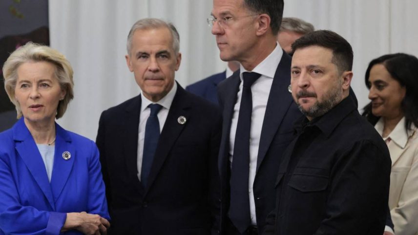 (Da esquerda para a direita) A presidente da Comissão Europeia, Ursula von der Leyen, o primeiro-ministro do Canadá, Mark Carney, o secretário-geral da Otan, Mark Rutte, o presidente da Ucrânia, Volodymyr Zelensky, e a ministra das Relações Exteriores do Canadá, Anita Anand, participam da 8ª Cúpula da Comunidade Política Europeia (CPE) em Yerevan, Armênia. 04/05/2026 - Ludovic Marin/AFP