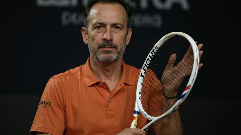 Daniil Medvedev comemora vitória no Aberto de Roma (Foto: TIZIANA FABI / AFP)