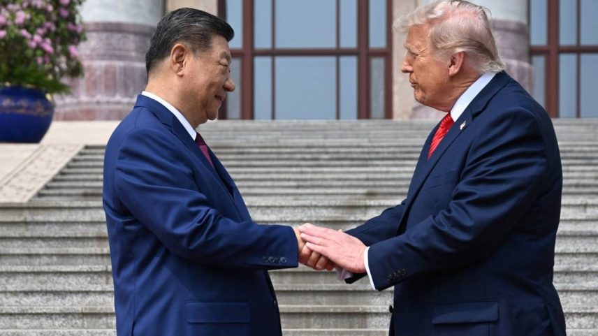 Xi Jinping e Donald Trump durante encontro na China - 14/05/2026 (KENNY HOLSTON / POOL/AFP)