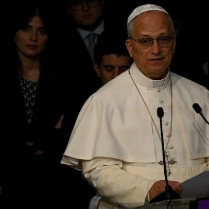 Papa Leão condena corrida armamentista na Europa