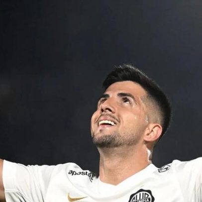 Vasco sofre virada do Olimpia e perde chance de classificação