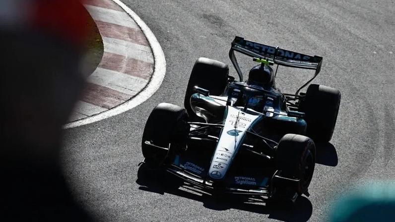 O italiano Kimi Antonelli, da Mercedes, lidera a temporada da Fórmula 1
