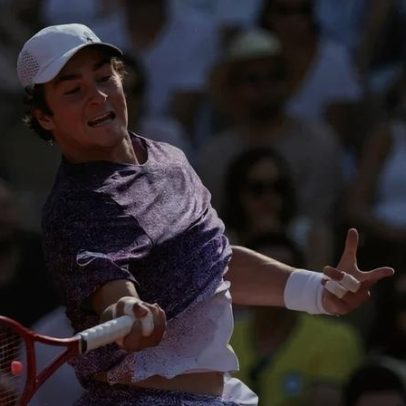 João Fonseca vence estreia em Roland Garros