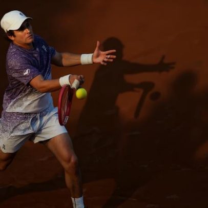 João Fonseca enfrenta Djokovic em Roland Garros ao vivo