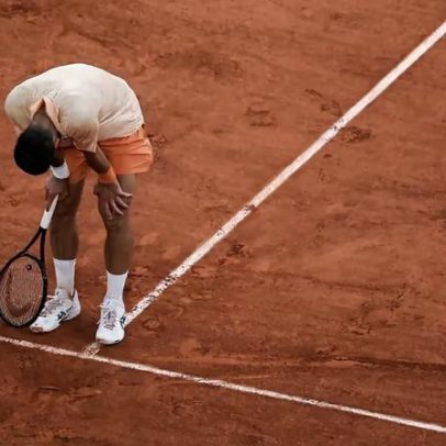 Djokovic perde a cabeça em derrota para João Fonseca no Roland Garros