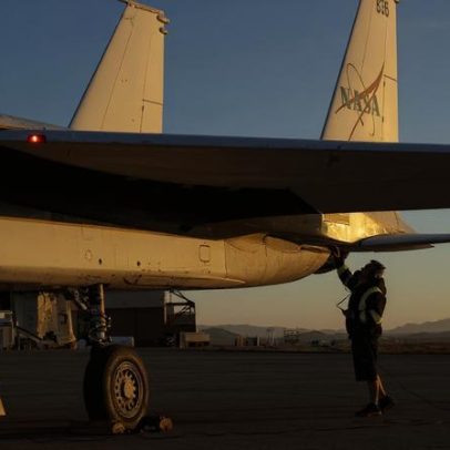 Equipe de solo garante prontidão das aeronaves da NASA