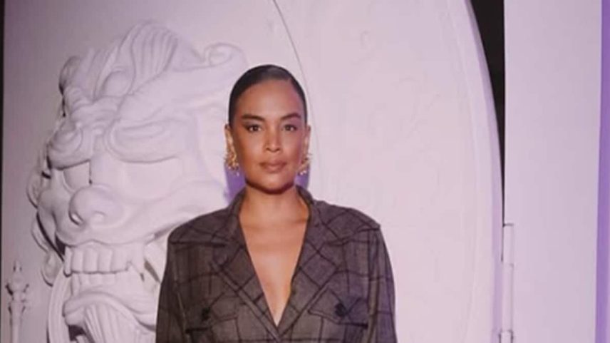 Lucy Ramos viaja sozinha com a filha pela primeira vez