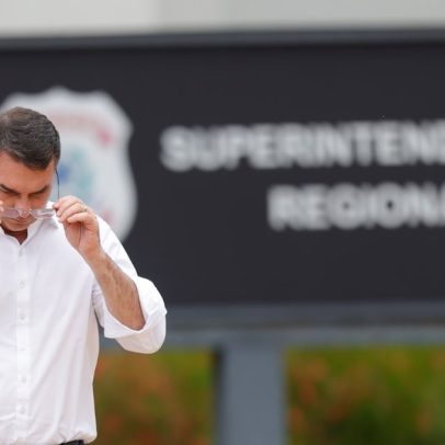 Flávio Bolsonaro avalia manter papel na arrecadação de Vorcaro