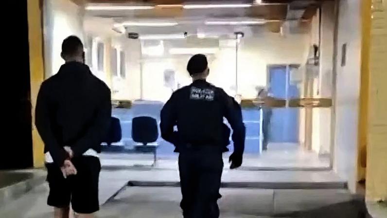 Goleiro Bruno, foragido da Justiça, é preso pela Polícia Militar do Rio de Janeiro