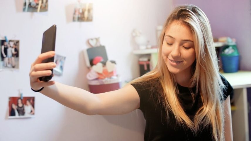 Instagram agora usa inteligência artificial para identificar adolescentes com idade falsa nos perfis. (Imagem: Getty Images via Canva)