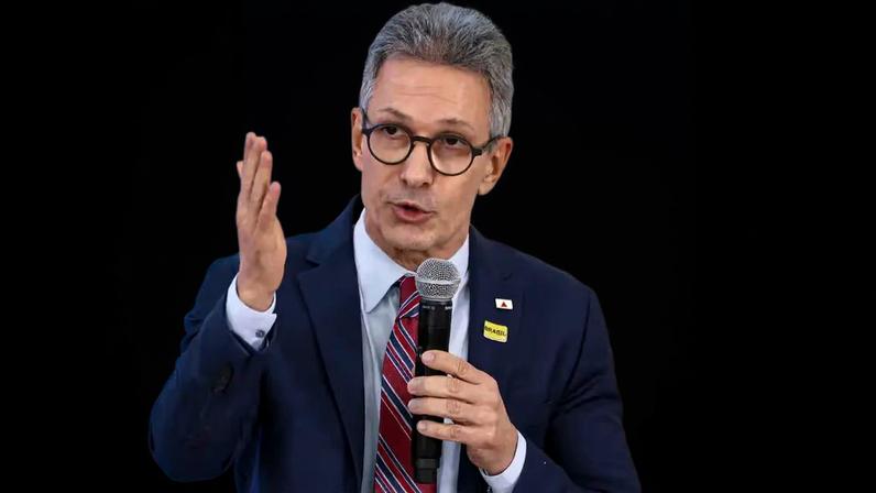 Zema: voto em Flávio Bolsonaro entrega eleição a Lula; Caiado defende união