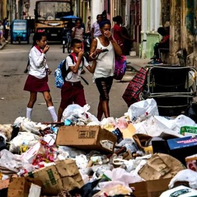 Trump anuncia novas sanções contra Cuba durante crise profunda.