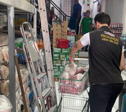 Supermercado é autuado por vender carne vencida em João Pessoa