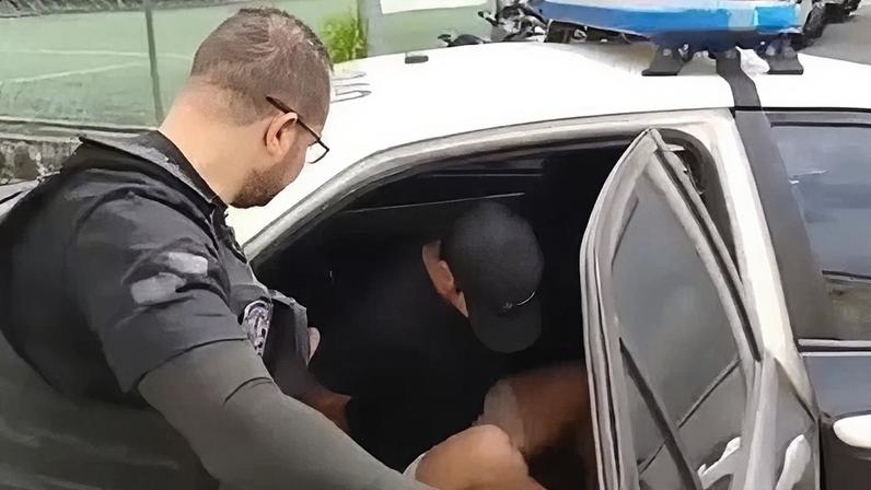 Apontado como integrante de um esquema estruturado de fraude financeira, homem é localizado em sua casa pela PCERJ
