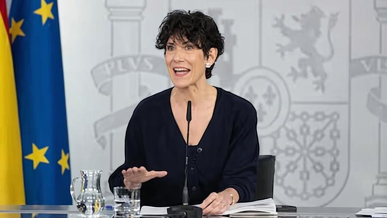 La ministra de Inclusión, Seguridad Social y Migraciones y portavoz del Gobierno, Elma Saiz, interviene durante la rueda de prensa posterior al Consejo de Ministros, el 19 de mayo pasado.