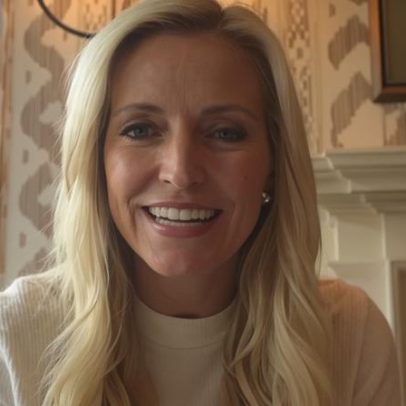 Ainsley Earhardt fala sobre fé, livro infantil e criação da filha
