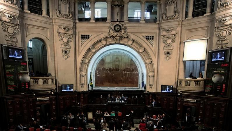 Na foto, o plenário da Alerj (Assembleia Legislativa do Estado do Rio de Janeiro)