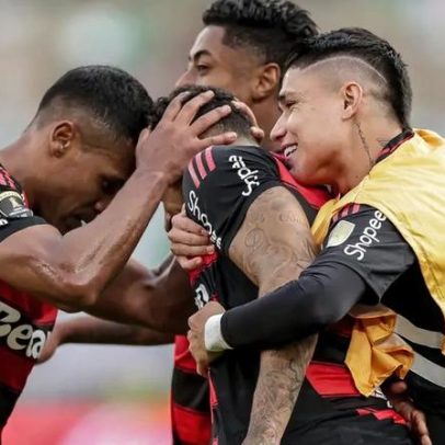 Flamengo encaminha renovação de Alex Sandro; decisão após a Copa