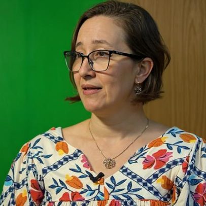 Árvore na porta reduz 50% da poluição interna, diz professora da Unifesp