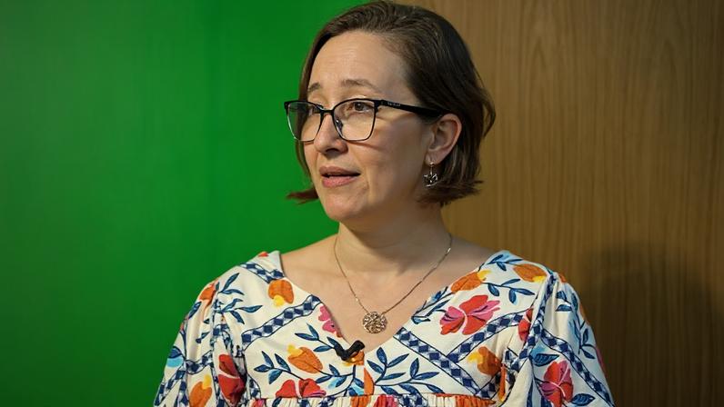 Árvore na porta reduz 50% da poluição interna, diz professora da Unifesp