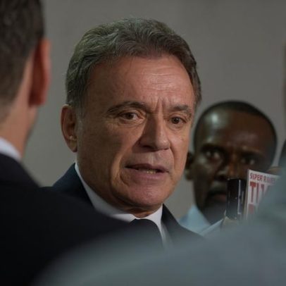 Alvaro Dias lidera Senado em Paraná e disputa acirrada pela 2ª vaga