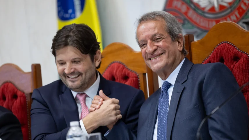 André do Prado e Valdemar Costa Neto: presidente da Alesp e presidente do PL selaram a aliança que coloca o deputado estadual na disputa pelo Senado em São Paulo. (Foto: Rodrigo Costa/Assembleia Legislativa de São Paulo)