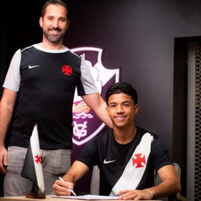 Andrey Fernandes renova contrato com o Vasco até 2030 e mostra o valor da multa