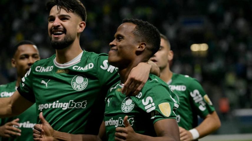 Arias abre o placar para o Palmeiras contra o Junior Barranquilla
