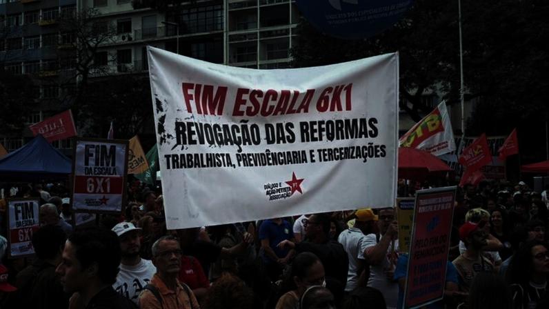 Esquerda reúne 300 pessoas no centro de São Paulo