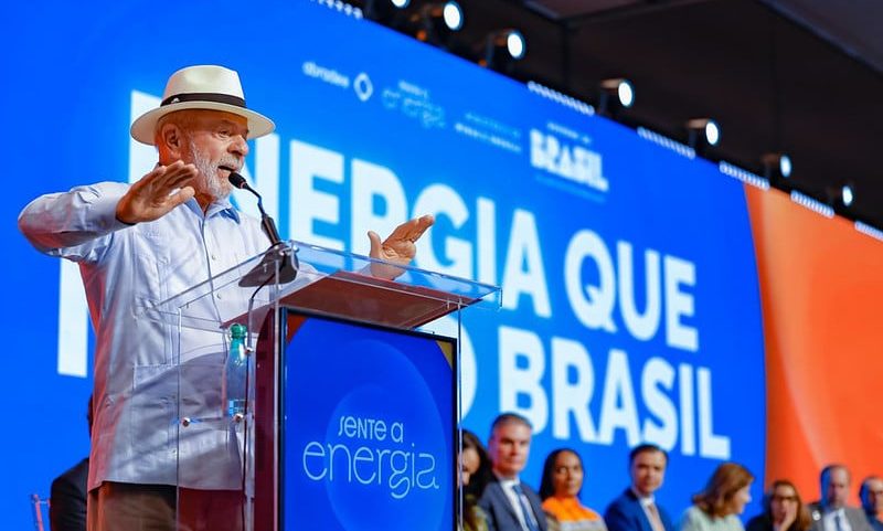 Lula vetou projeto de lei pois avaliação do MEC é que estágio é complemento educacional