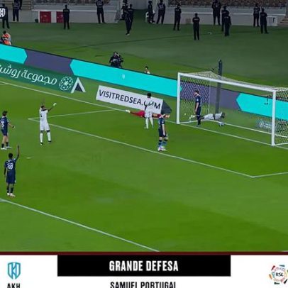 Al Ahli SC vence Al Akhdoud por 3 a 0 com defesa do goleiro Samuel Portugal