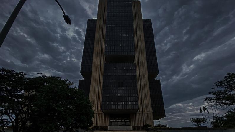 O relatório Focus reúne semanalmente as projeções de mais de uma centena de instituições financeiras para os principais indicadores econômicos do país.