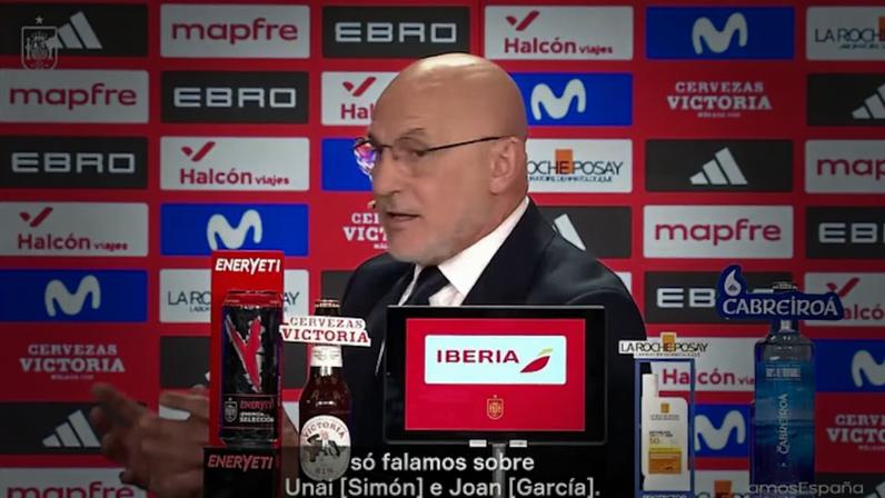 De la Fuente tranquilo na disputa pela titularidade do gol da Espanha na Copa