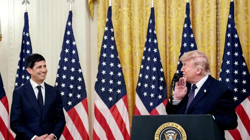 Kevin Warsh e Donald Trump: a inflação dos EUA tem permanecido acima da meta de 2% devido ao aumento nos preços da energia, o que dificulta a possibilidade de cortes nas taxas de juros.