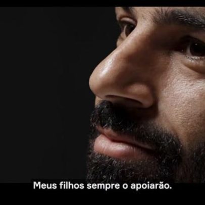 Companheiros de Salah prestam homenagem à lenda do Liverpool FC