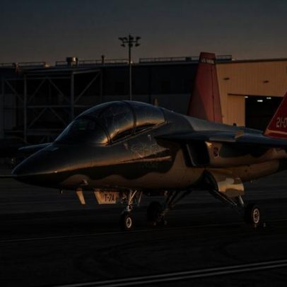 Jato com cockpit avançado treina pilotos de elite para caças de quinta geração