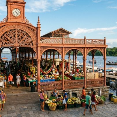 Mercado de Manaus, fundado em 1887 com ferro europeu, símbolo da borracha
