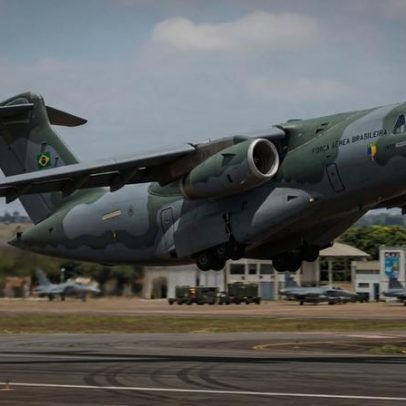 KC-390 atinge 870 km/h e carrega 26 t, demonstra a versatilidade da Embraer