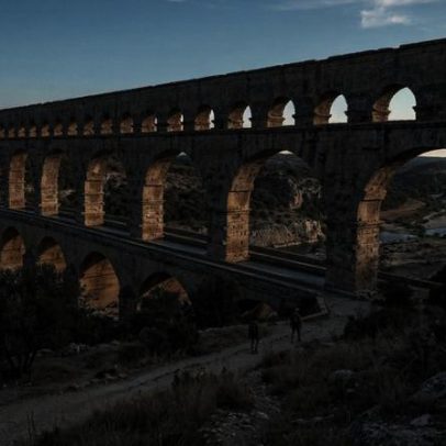 Cidade romana de 250 mil com 11 aquedutos distribui milhões de litros diários