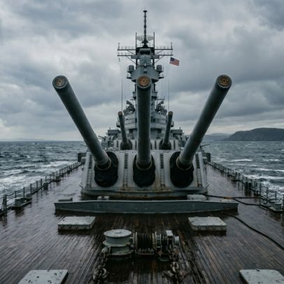 USS Wisconsin dispara salva contra montanha na Coreia, montanha desaparece
