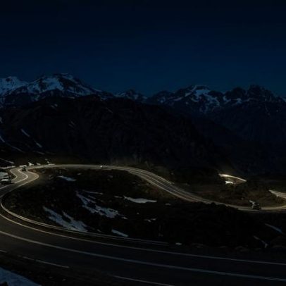 Passagem de Pehuenche nos Andes conecta Chile e Argentina com asfalto moderno