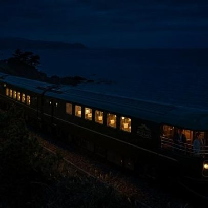 Expresso de luxo japonês oferece alta gastronomia e varandas para o Mar do Japão