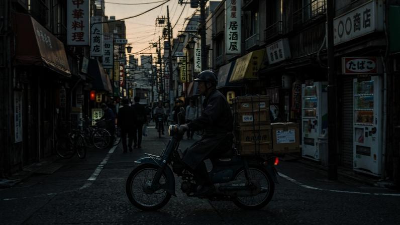 O modesto veículo de duas rodas inventado no Japão por Soichiro Honda que quebrou recordes superando a marca surreal de 100 milhões nas ruas