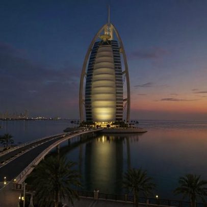 Hotel em vela de 321 m em Dubai, marco de engenharia em ilhas artificiais