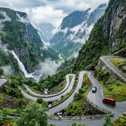 Stalheimskleiva, Noruega, com 13 curvas e inclinação de 20%, marca recorde