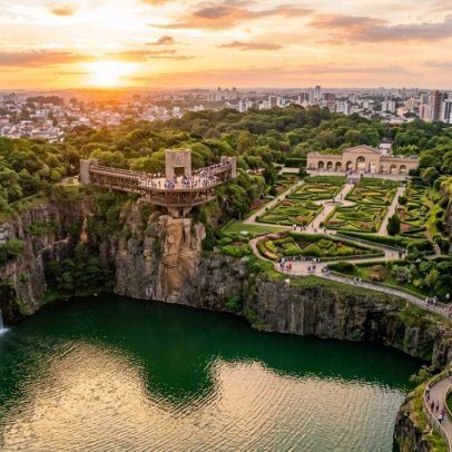 Mirante de 65 m sobre pedreira eleva parque de Curitiba a símbolo de recuperação