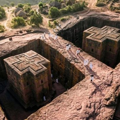 11 igrejas africanas escavadas na rocha há 800 anos, sem tijolos na estrutura