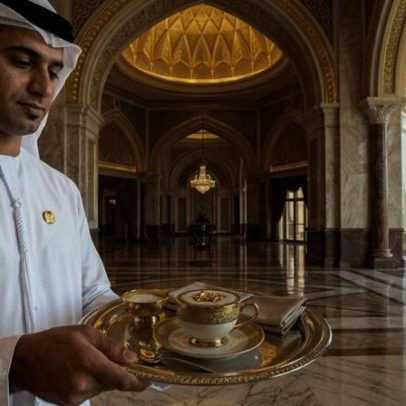 Visitantes pagam US$15 mil por noite em suíte dourada com mordomo em Abu Dhabi